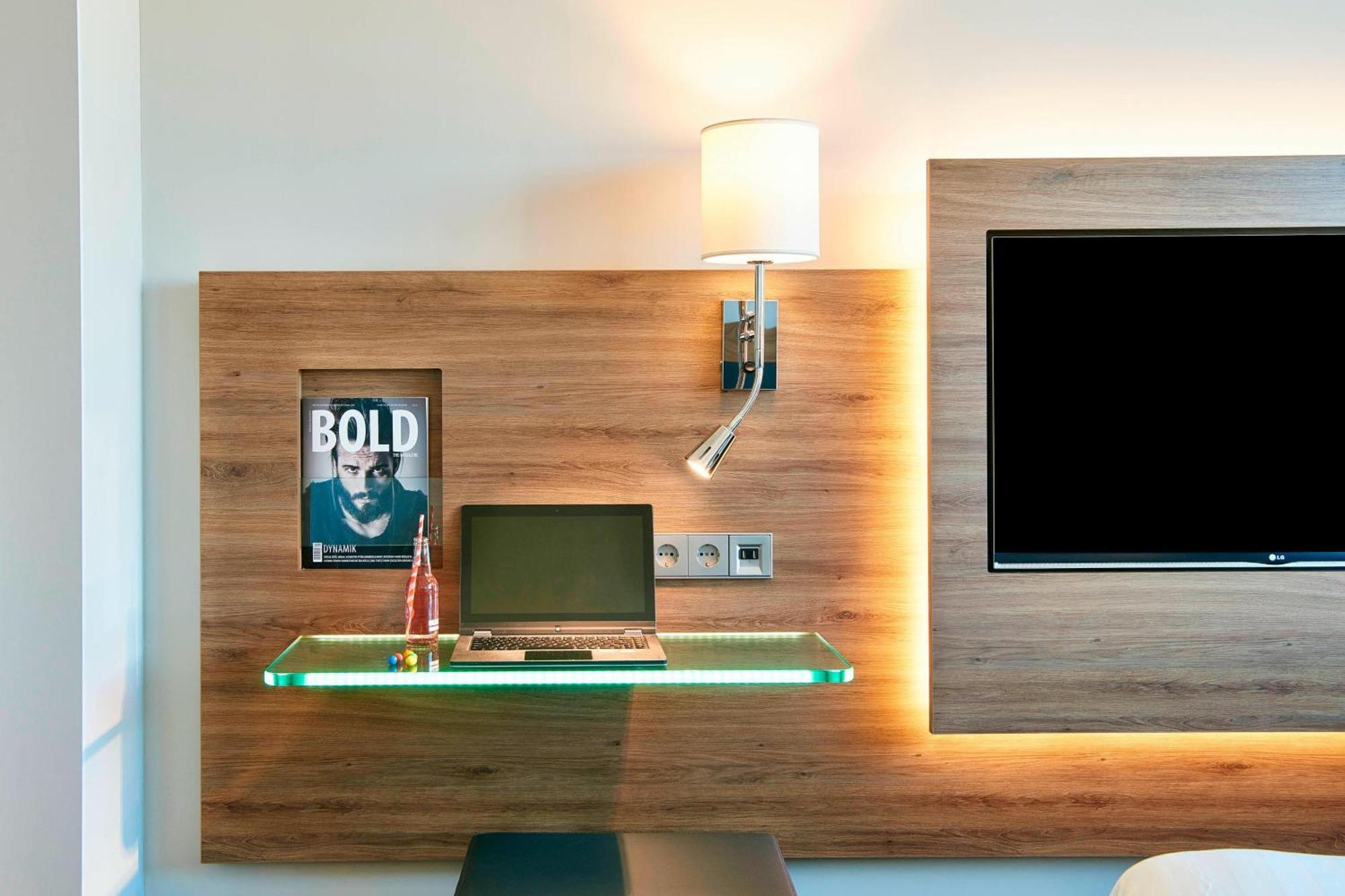 Hotel Moxy Munich Messe à Aschheim Extérieur photo
