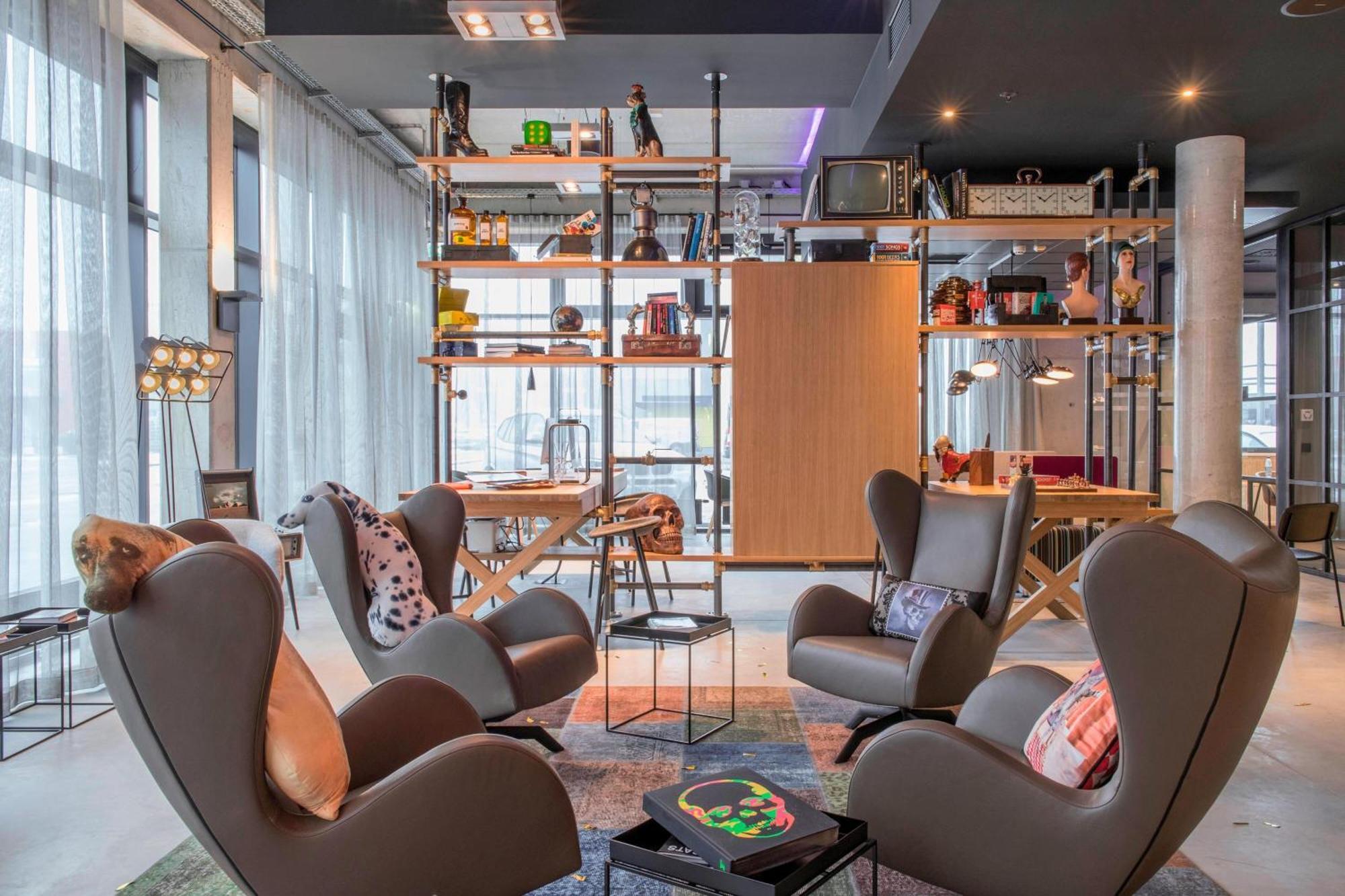 Hotel Moxy Munich Messe à Aschheim Extérieur photo
