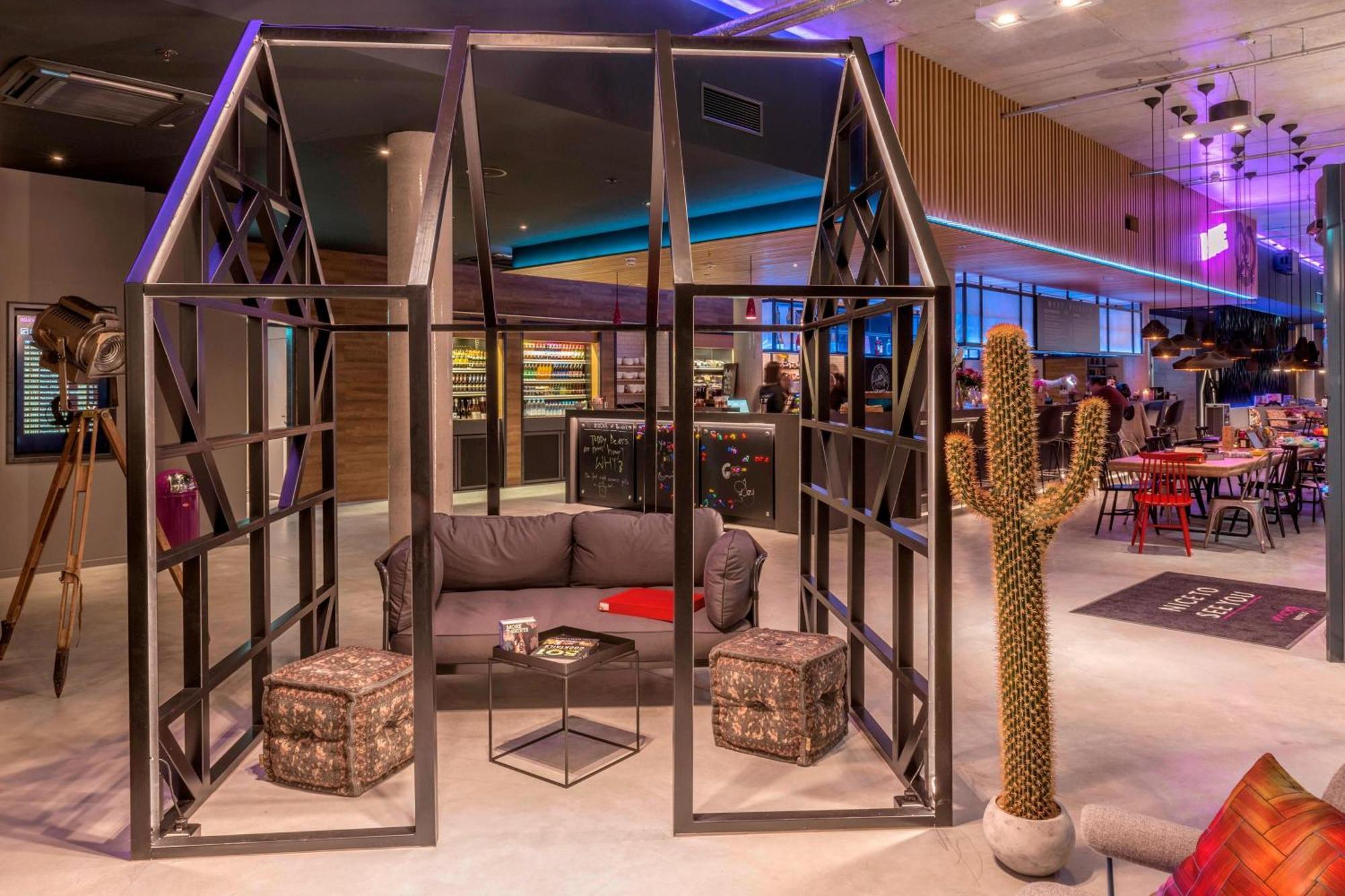 Hotel Moxy Munich Messe à Aschheim Extérieur photo